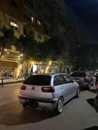 سيات ابيزا 2001 فضي مستعملة للبيع