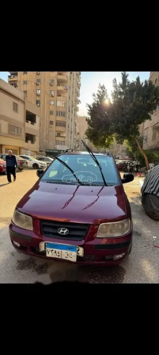 هيونداي ماتريكس 2008 أحمر غامق مستعملة للبيع