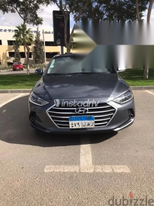 Hyundai Elantra 2017 Gray Used for Sale - 2