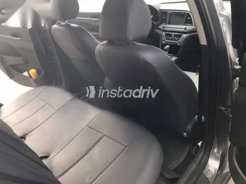 Hyundai Elantra 2017 Gray Used for Sale - 4
