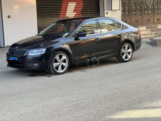 سكودا اوكتافيا A7 2015 أسود مستعملة للبيع