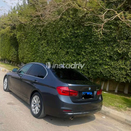 بي ام دبليو 318 2018 أبيض مستعملة للبيع - 3