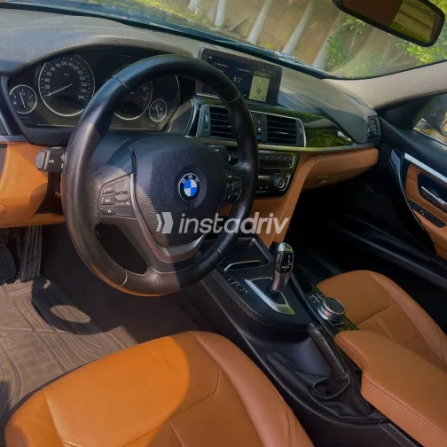 بي ام دبليو 318 2018 أبيض مستعملة للبيع - 6