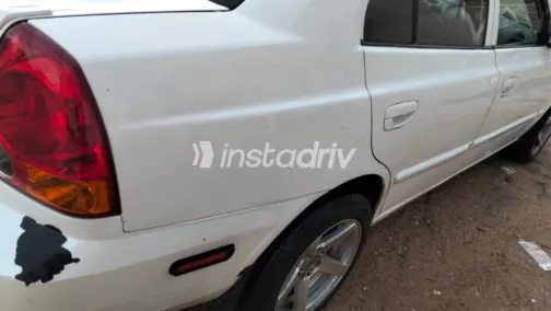 هيونداي فيرنا 2011 أبيض مستعملة للبيع - 8