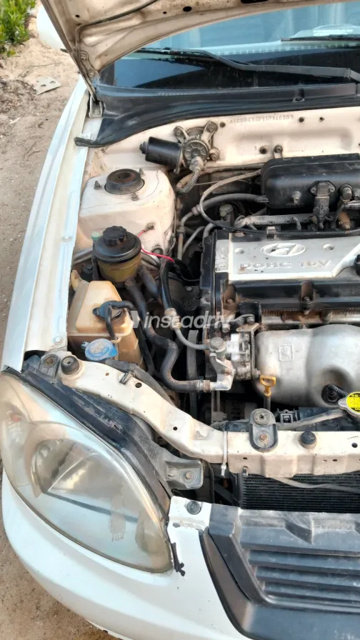 هيونداي فيرنا 2011 أبيض مستعملة للبيع - 9