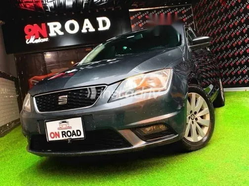 سيات توليدو 2015 رمادي مستعملة للبيع - 3