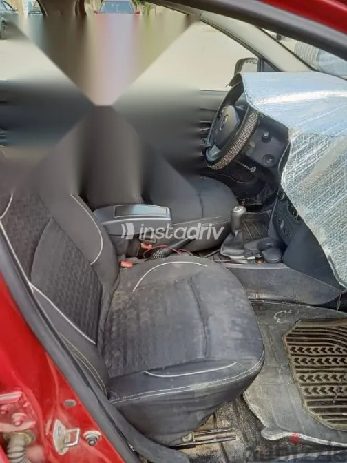 رينو لوجان 2015 أحمر مستعملة للبيع - 6