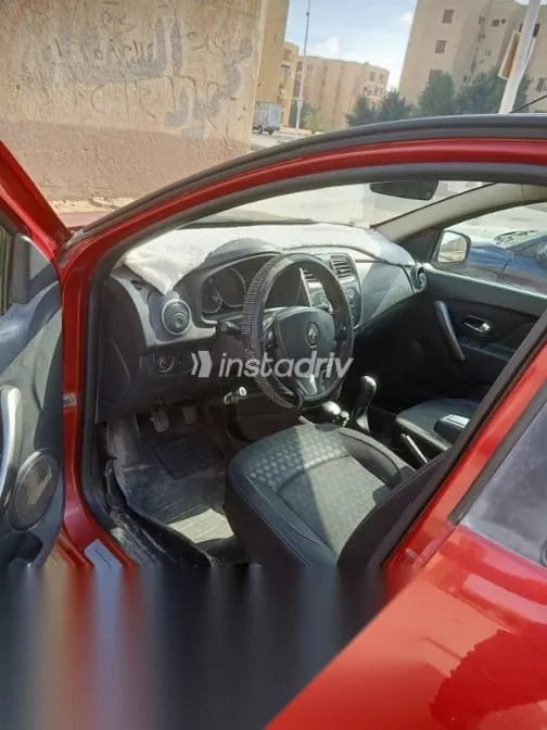 رينو لوجان 2015 أحمر مستعملة للبيع - 9