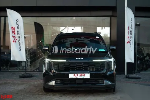 Kia Carnival 2025 Black Used for Sale - 2