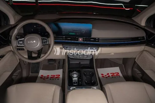 Kia Carnival 2025 Black Used for Sale - 9