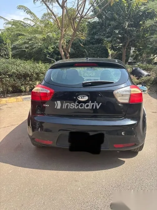 كيا ريو 2013 أسود مستعملة للبيع - 3