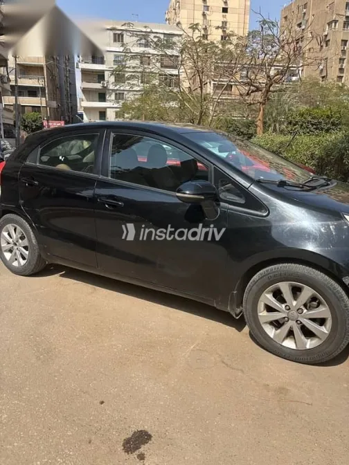 كيا ريو 2013 أسود مستعملة للبيع - 6