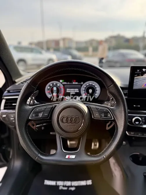 Audi A4 2022 Gray Used for Sale - 6