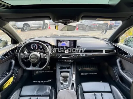 Audi A4 2022 Gray Used for Sale - 7