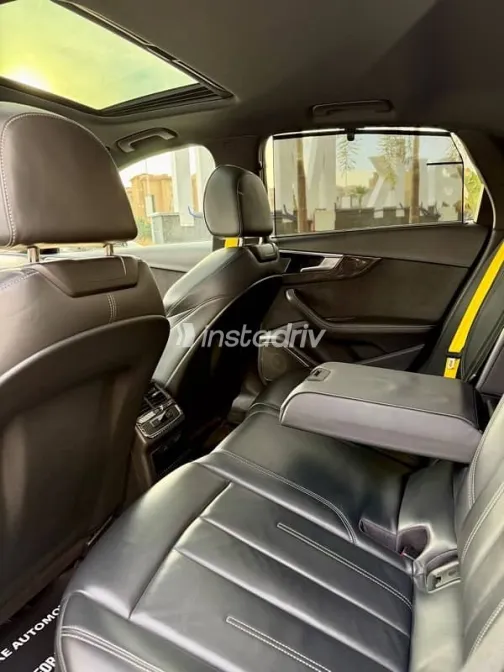 Audi A4 2022 Gray Used for Sale - 8