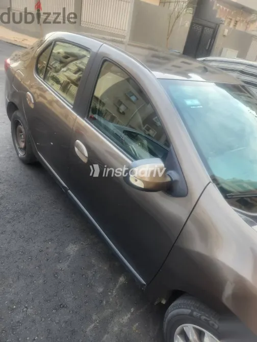Renault Logan 2018 Gold Used for Sale - 2