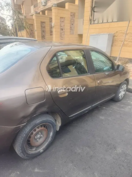 Renault Logan 2018 Gold Used for Sale - 3