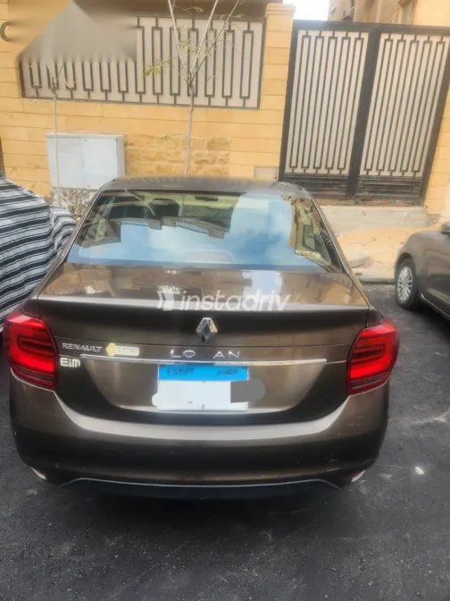 Renault Logan 2018 Gold Used for Sale - 4