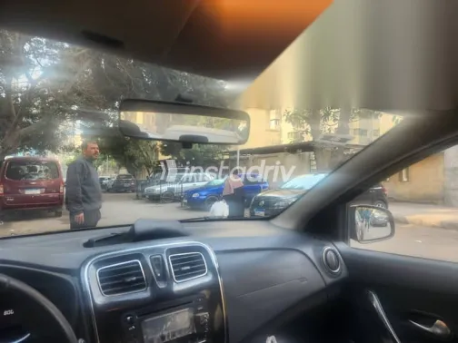 Renault Logan 2018 Gold Used for Sale - 6