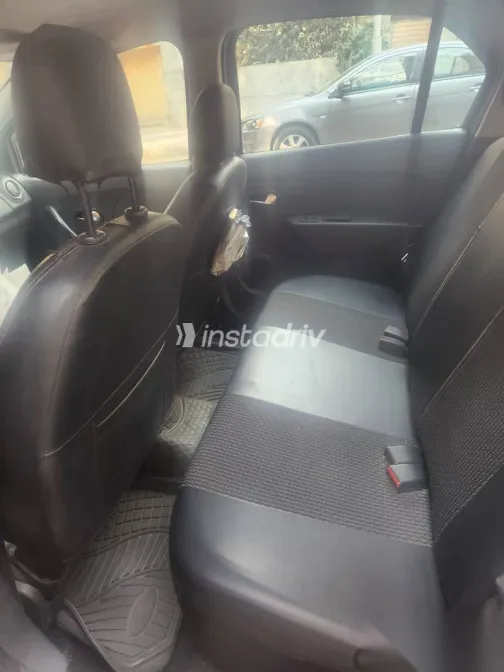 Renault Logan 2018 Gold Used for Sale - 9