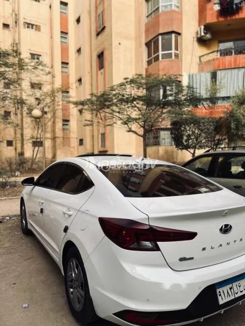هيونداي إلنترا اى دى 2020 أبيض مستعملة للبيع - 5
