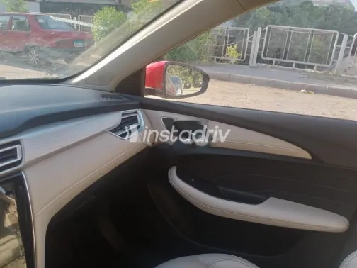 ام جى 5 2021 أبيض مستعملة للبيع - 2