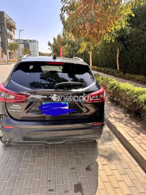 Nissan Qashqai 2021 Eggplant Used for Sale - 5