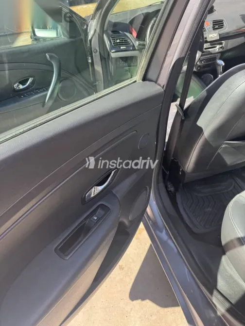 Renault Fluence 2016 Gray Used for Sale - 4