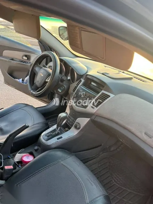 شيفروليه كروز 2010 أسود مستعملة للبيع - 2