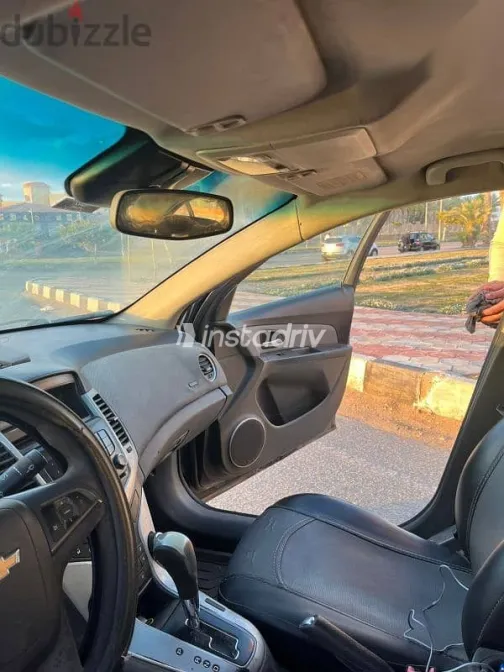 شيفروليه كروز 2010 أسود مستعملة للبيع - 6