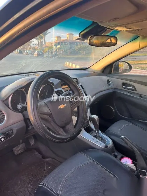 شيفروليه كروز 2010 أسود مستعملة للبيع - 9