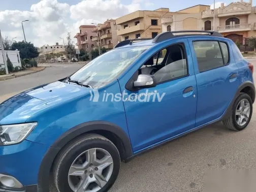 رينو سانديرو 2019 أزرق غامق مستعملة للبيع - 1