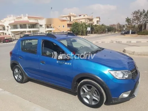 رينو سانديرو 2019 أزرق غامق مستعملة للبيع - 2