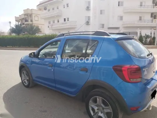 رينو سانديرو 2019 أزرق غامق مستعملة للبيع - 3