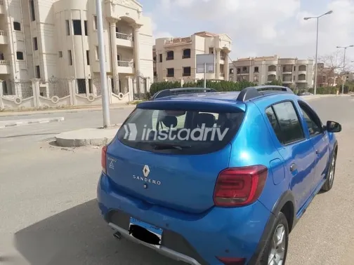 رينو سانديرو 2019 أزرق غامق مستعملة للبيع - 8