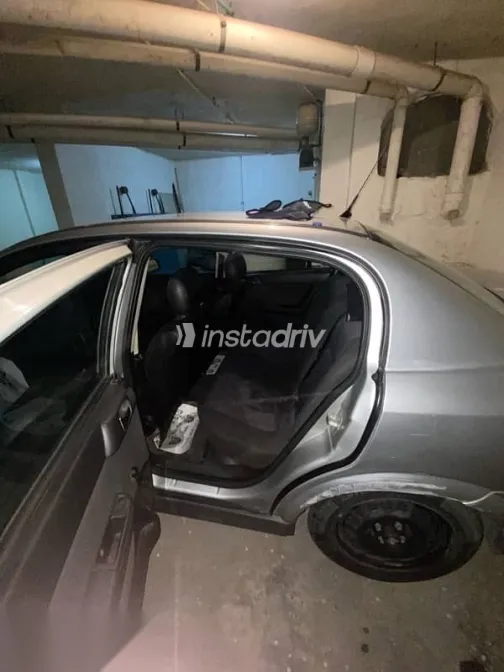 اوبل أسترا 2003 فضي مستعملة للبيع - 3