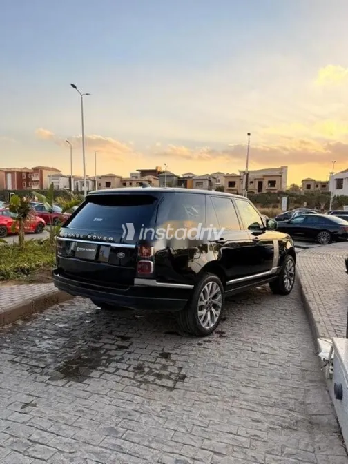 لاند روفر رنج روفر فوج 2020 أزرق غامق مستعملة للبيع - 3