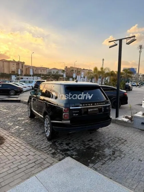 لاند روفر رنج روفر فوج 2020 أزرق غامق مستعملة للبيع - 4