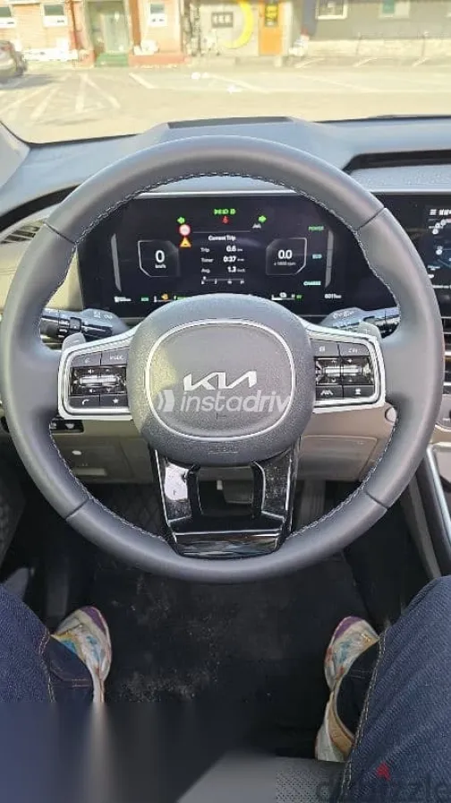 كيا كارنفال 2025 أسود جديدة للبيع - 3