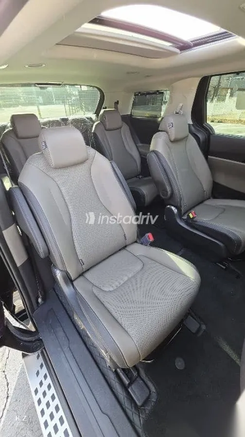 كيا كارنفال 2025 أسود جديدة للبيع - 8