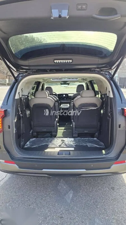 كيا كارنفال 2025 أسود جديدة للبيع - 9