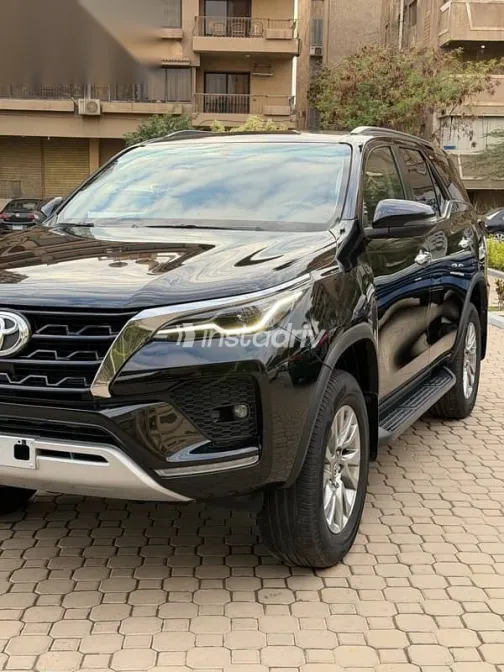 Toyota Fortuner 2023 Black Used for Sale - 3