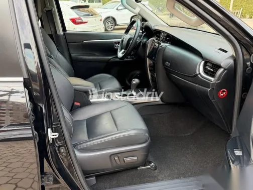 Toyota Fortuner 2023 Black Used for Sale - 7