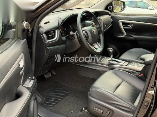 Toyota Fortuner 2023 Black Used for Sale - 9