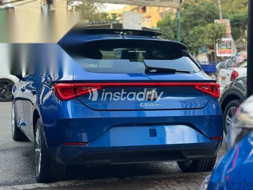 سيات ليون 2026 أزرق غامق جديدة للبيع - 4