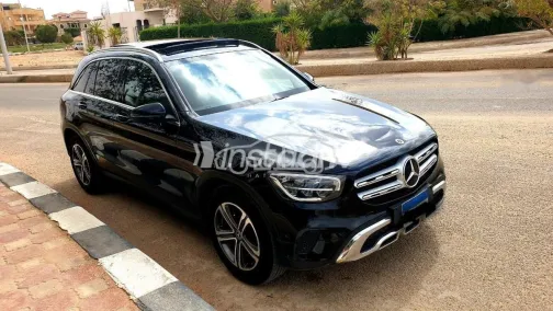 مرسيدس GLC 2021 أسود مستعملة للبيع - 3