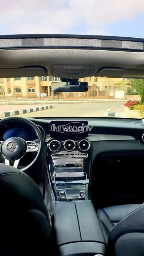 مرسيدس GLC 2021 أسود مستعملة للبيع - 4