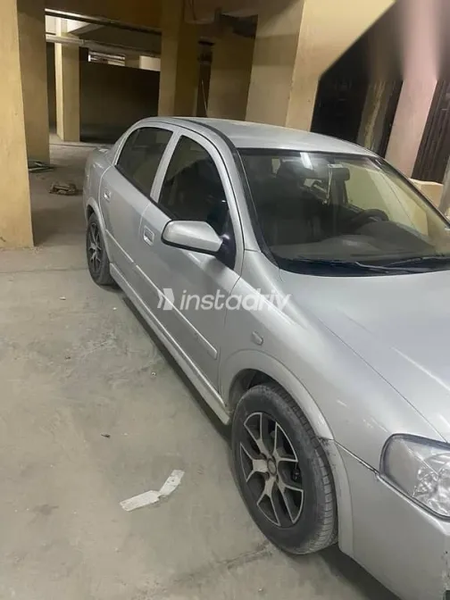 اوبل أسترا 2003 فضي مستعملة للبيع - 3