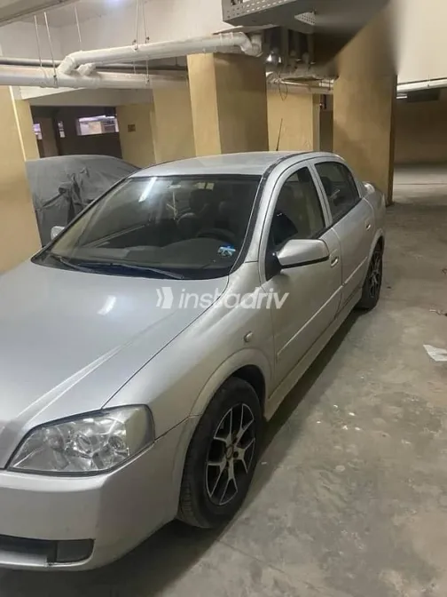 اوبل أسترا 2003 فضي مستعملة للبيع - 4