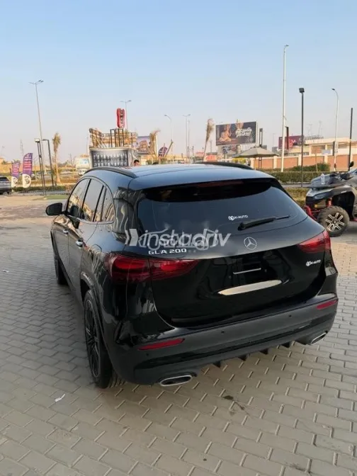 مرسيدس GLA 200 2024 أسود مستعملة للبيع - 5